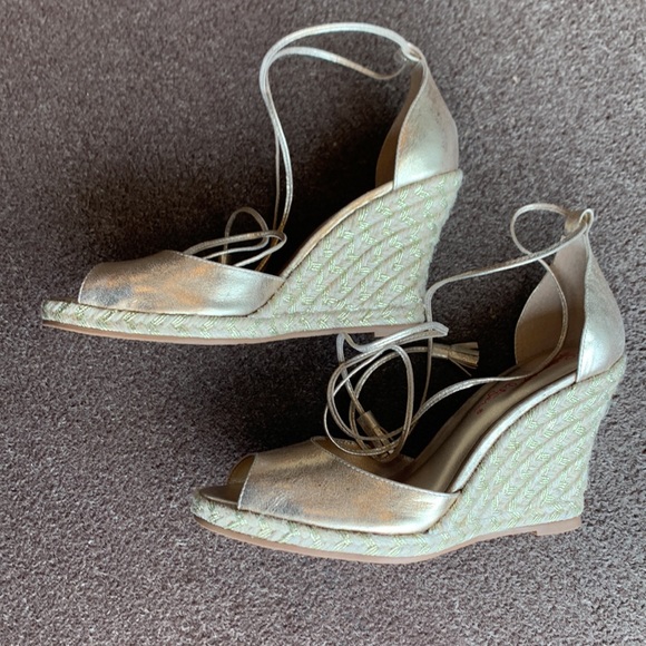 Lilly Pulitzer Aleena Wedge - Picture 3 of 5